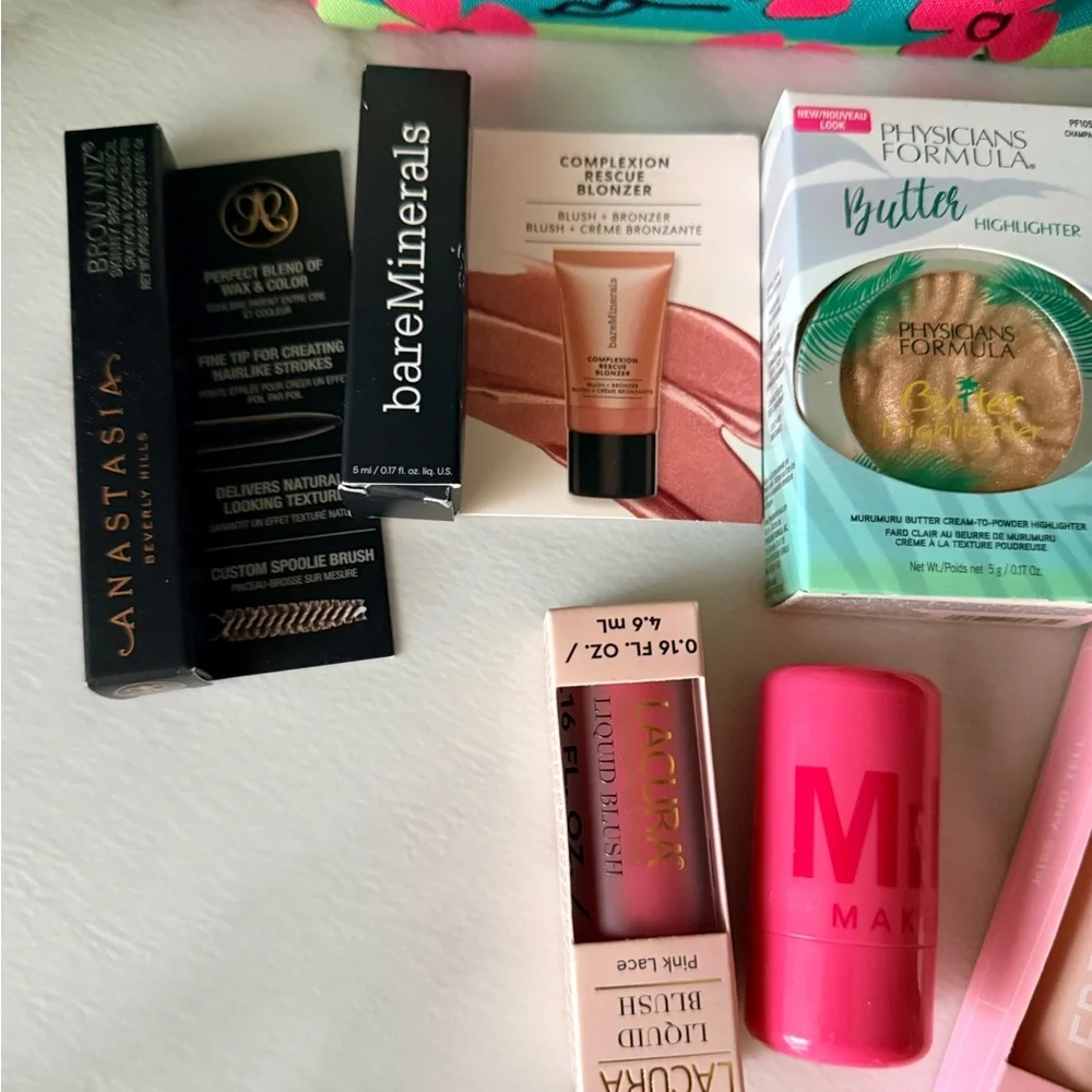 Clinique Floral Cosmetic Pouch with Mixed Makeup Lot